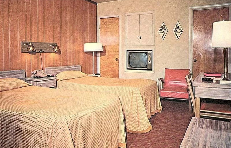 Sands Motel (Victory Inn) - Vintage Postcard